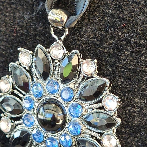 Cookie Lee Silver, Black and Blue Pendant Necklace #82342 NWT - Picture 4 of 8